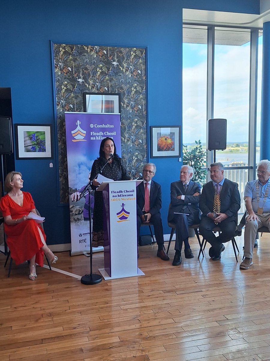 Seachtain na Gaeilge at #FleadhCheoilNahÉireann #Wexford has just launched!

Tá ár dteanga dhúchais agus na healaíona fite fuaite lena chéile agus is cuid dílis iad araon dár n-oidhreacht chultúrtha

Brilliant to see them come together in this vibrant celebration of Irish culture