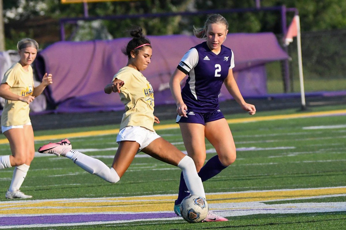 MikaylaTolbert's tweet photo. What a great start to my junior season. Not the outcome we hoped for. But every day back on the pitch is amazing! Stronger, faster, growing, learning as a come back from ACL injury. @ECNLgirls @ImCollegeSoccer @PrepSoccer @ohioelite https://t.co/w00mpt1saC