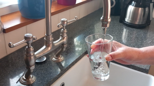 brabantscentrum's tweet photo. Kraanwater: eerst koken, dan pas drinken -  https://t.co/aGrHjgyQYy https://t.co/t8nMxxN40P