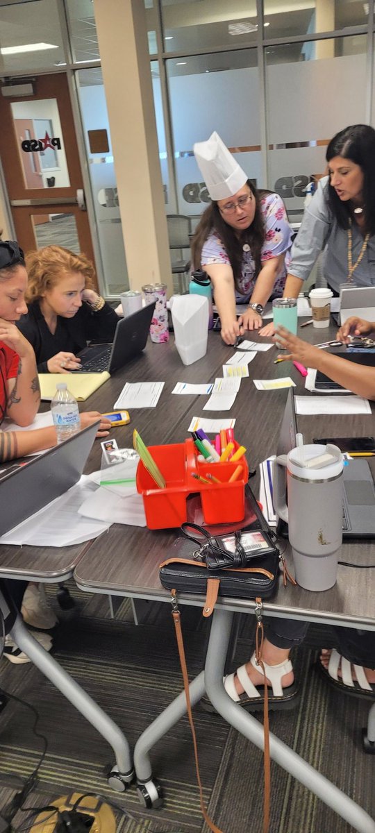 kloneal2's tweet image. Full room of Port Arthur 3-alg 1 Ts engaged in discourse around the importance of internalizing lessons (recipes) &amp;amp; making them YOUR OWN (adding the spice) so Ss consume the best we have to give! #ConnectTheDots #HQIMs #lead4ward