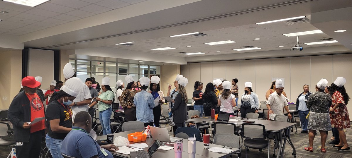 kloneal2's tweet image. Full room of Port Arthur 3-alg 1 Ts engaged in discourse around the importance of internalizing lessons (recipes) &amp;amp; making them YOUR OWN (adding the spice) so Ss consume the best we have to give! #ConnectTheDots #HQIMs #lead4ward