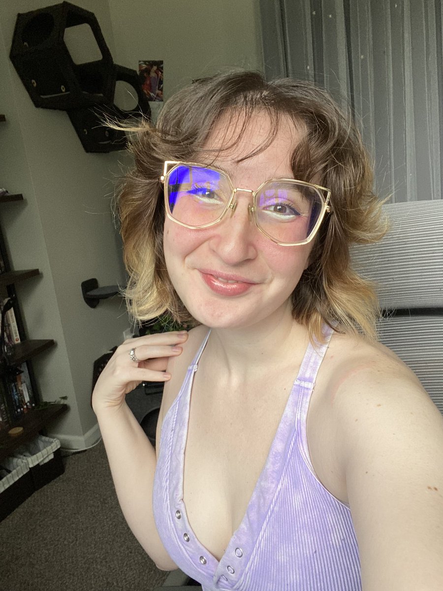 Lydia 💜 tweet media