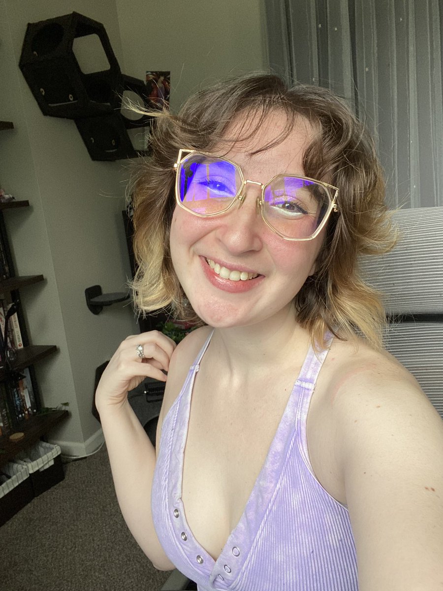 Lydia 💜 tweet media