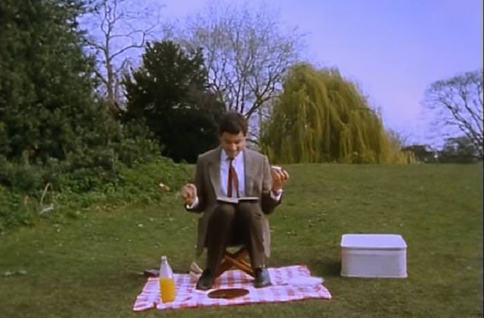 eunicelai96's tweet photo. the older I get the more I admire Mr Bean. 
Treating yourself to a shopping spree with your new credit card? Going on a picnic on your own to read? Taking yourself to a fine dining dinner for your birthday? GOING ON A STAYCATION BY YOURSELF?? 

A self care KING https://t.co/xOSHpaD30c