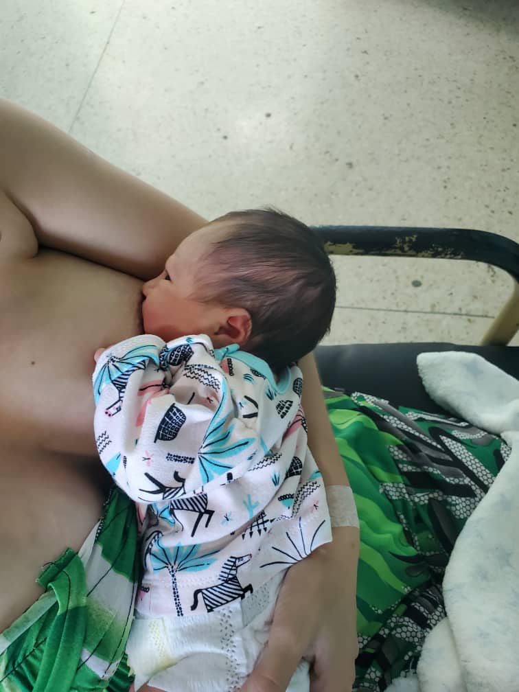 La lactancia materna protege al bebé del contagio de enfermedades, promueve el óptimo desarrollo del niño, proporciona los nutrientes que necesita de forma equilibrada .
#SemanaMundialDeLaLactanciaMaterna 
#CubaPorLaVida