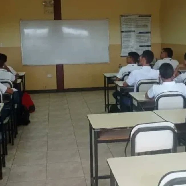 Siguiendo las directrices del M/G @R_nicodemo Rector de la UNEFA, y en trabajo mancomunado con el Vicerrectorado Regional, a continuación se presentan las actividades efectuadas por los Núcleos adscritos a la Región Oriental e Insular: <a href="/GCNucleoSucre/">UNEFA Núcleo Sucre</a> 
facebook.com/share/p/Zt9LVG…