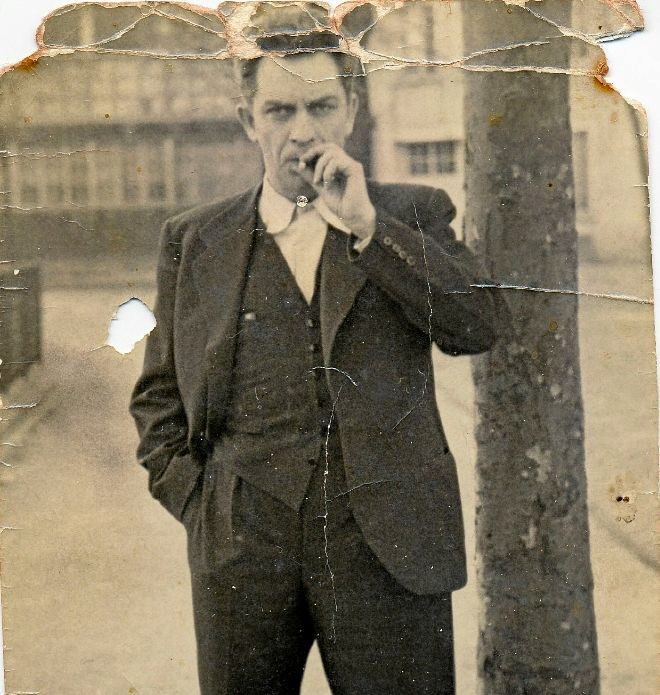 En la nueva temporada que comienza este mes indagaremos en la vida del periodista más influyente de los últimos años, y eso que falleció hace ocho décadas. Nos referimos a Manuel Chaves Nogales.