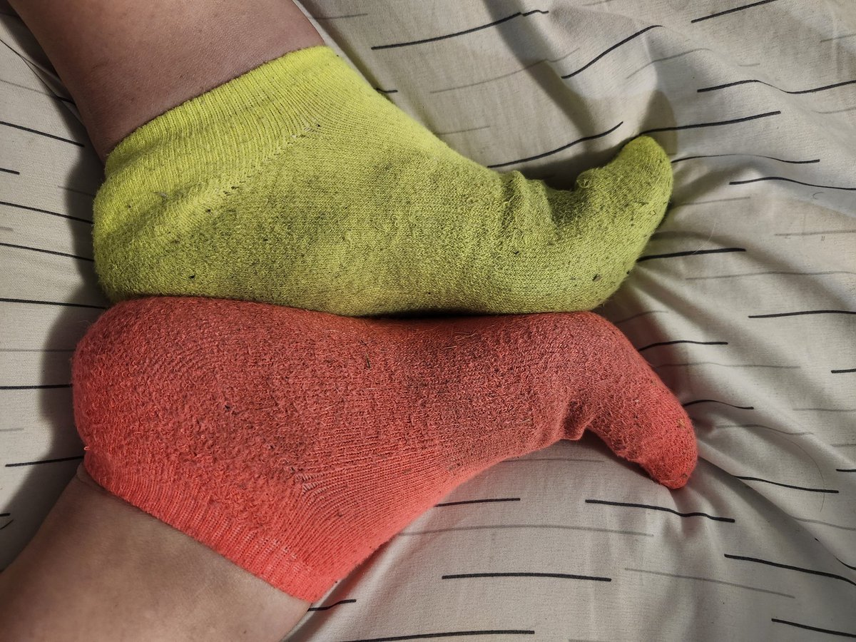 dirtybbw1987's tweet photo. I'm bored and hungry who will buy my food and watch me eat or buy my smelly stinky socks to rub all over that tiny nub of a Cock pay tribute and let's talk can you guess the color of my lips? 
#feetfetish #sockfetish #fatfetish #bellyfetish #fatbelly #sellingcontent #dirty https://t.co/zAsCSRC6rb