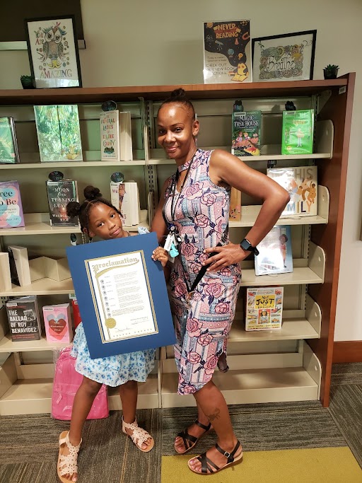 fulcolibrary's tweet photo. A superstar reader, read over 245 books this summer! Commissioner Arrington recognized her accomplishment by proclamation, and the Fulco Board of Commissioners declared July 24, as "BRISTYL STAFFORD APPRECIATION DAY"

#Summerreading #books #atlanta #southfulton #fulcolibrary https://t.co/8j8dntjM0z