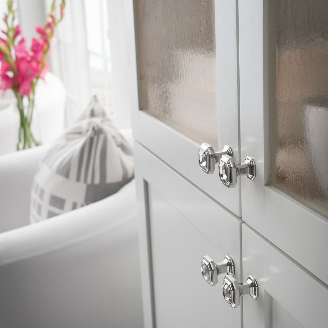 TopKnobs's tweet photo. Can’t decide on a certain finish or style of hardware? Don’t sweat it!😅

With Top Knobs’ free sample program, you can request up to 5 knobs or pulls you like on the #TopKnobs website, to see how they fit in your home, before making your final purchase!  

https://t.co/SFkjuvLhjJ https://t.co/ss8qoHI0hq