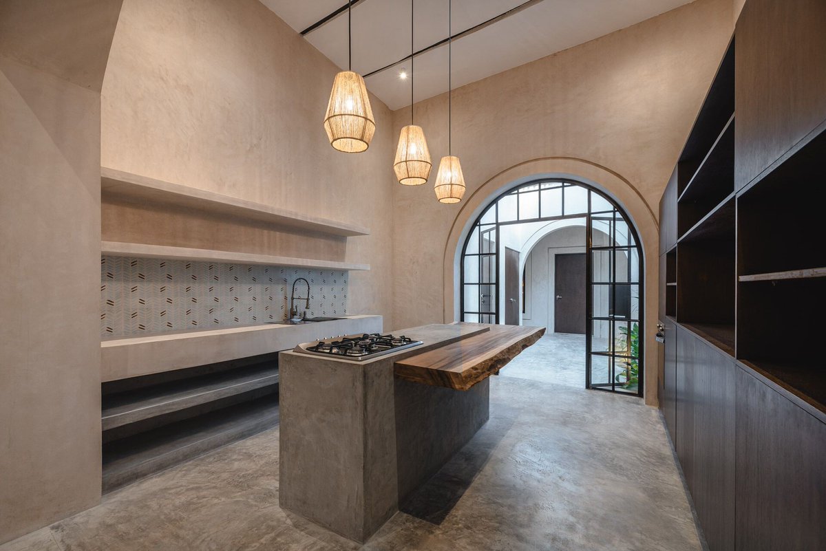 Archello's tweet photo. Casa Lupitas by Arquitectura Elemental preserves 90% of its original structure while adding interior gardens for natural light and airflow.
https://t.co/0fYYFQvre6

#HistoricPreservation #SustainableDesign #CasaLupitas https://t.co/NGhDaIlkzg