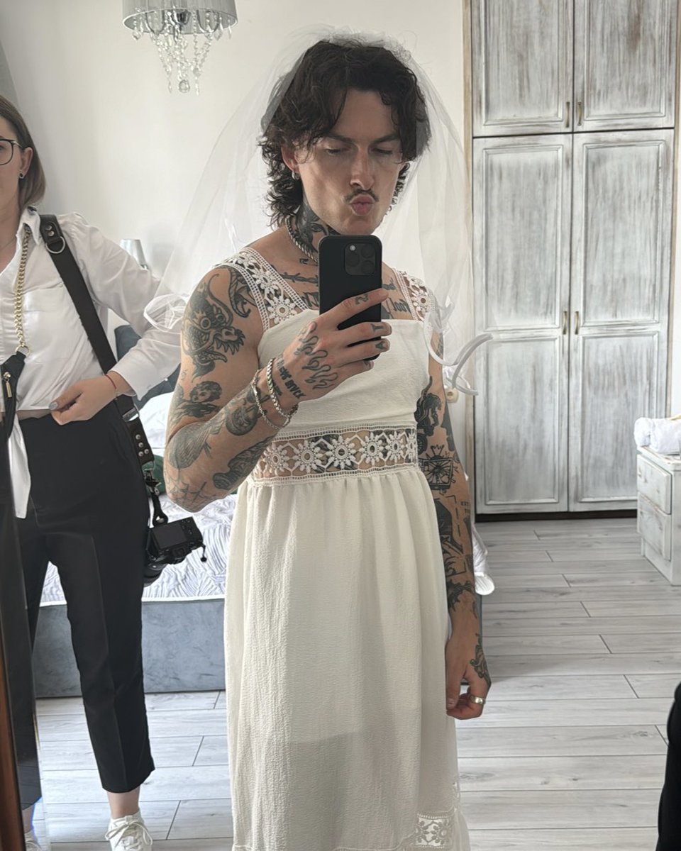 I didn’t realise I was an adult until my best mate got MARRIED…oh and of course I ended up in a dress 😳🤣