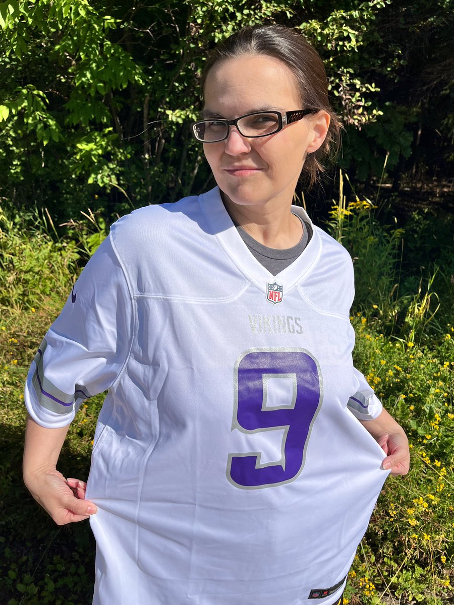 SoTaKnew's tweet photo. QB #9π₯Ά, @ReginaKay54 πβn fantastic in βοΈ JJ McCarthy jersey; SKOL!ππ€ #fanatics #vikingsfootball #skol #jjmccarthy #nflshop https://t.co/WVITJ6fhDg