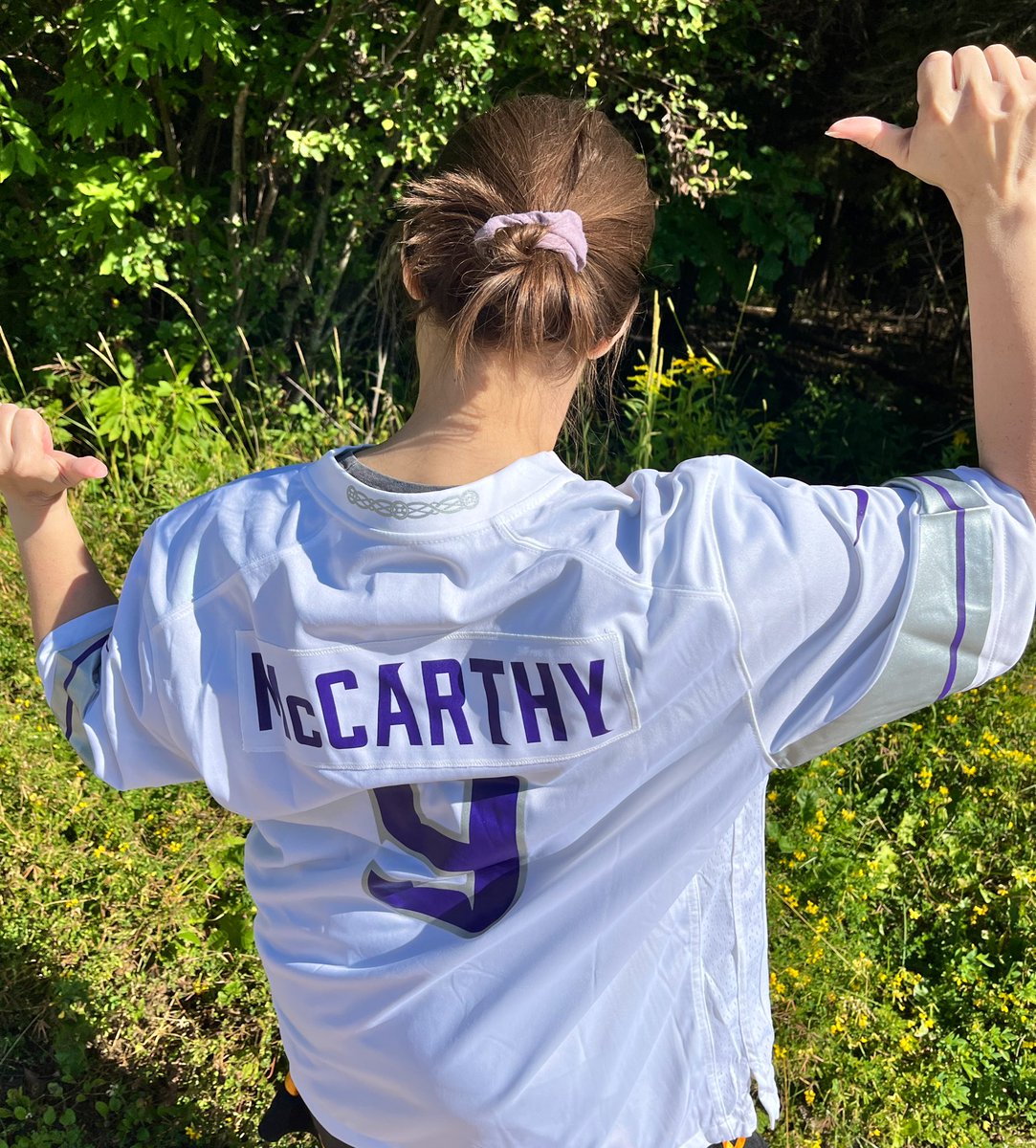 SoTaKnew's tweet photo. QB #9π₯Ά, @ReginaKay54 πβn fantastic in βοΈ JJ McCarthy jersey; SKOL!ππ€ #fanatics #vikingsfootball #skol #jjmccarthy #nflshop https://t.co/WVITJ6fhDg