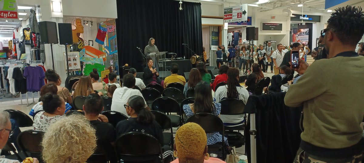 LibraShowSys's tweet photo. Libra Show Systems is proud to have taken part in the City of Toronto's #CulturalHotspot. The Cultural Hotspot is an annual arts program that celebrates Toronto’s outside-the-core communities. #LocalTalent #CulturalHotspot #CityOfToronto #LibraShowSystems #MakingWaves https://t.co/9TveamV3CN