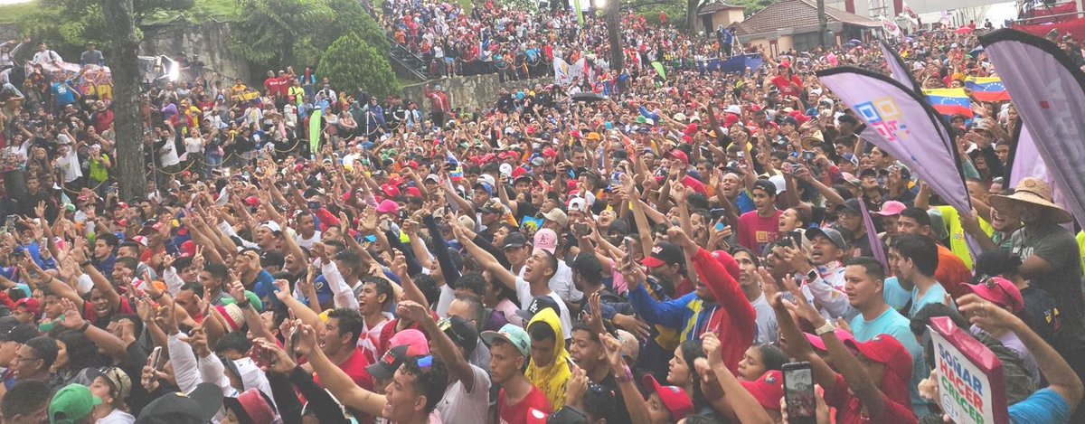 Juventud venezolana ratifica su respaldo al presidente reelecto Nicolás Maduro
acortar.link/G097un