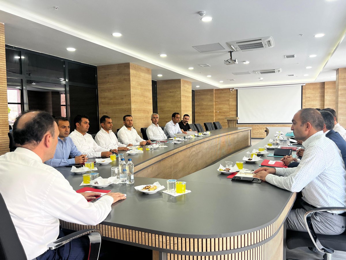 İl Millî Eğitim Müdürümüz Sayın Bilal Yılmaz Çandıroğlu başkanlığında İlçe Milli Eğitim Müdürleri ile 2024-2025 eğitim öğretim dönemi hazırlık ve planlama toplantısı gerçekleştirildi. 

<a href="/tcmeb/">Millî Eğitim Bakanlığı</a> <a href="/Yusuf__Tekin/">Yusuf Tekin</a> <a href="/SirnakValiligi/">T.C. Şırnak Valiliği</a> <a href="/Cevdet_Atay/">Cevdet Atay</a> <a href="/bycandiroglu/">Bilal Hoca</a>