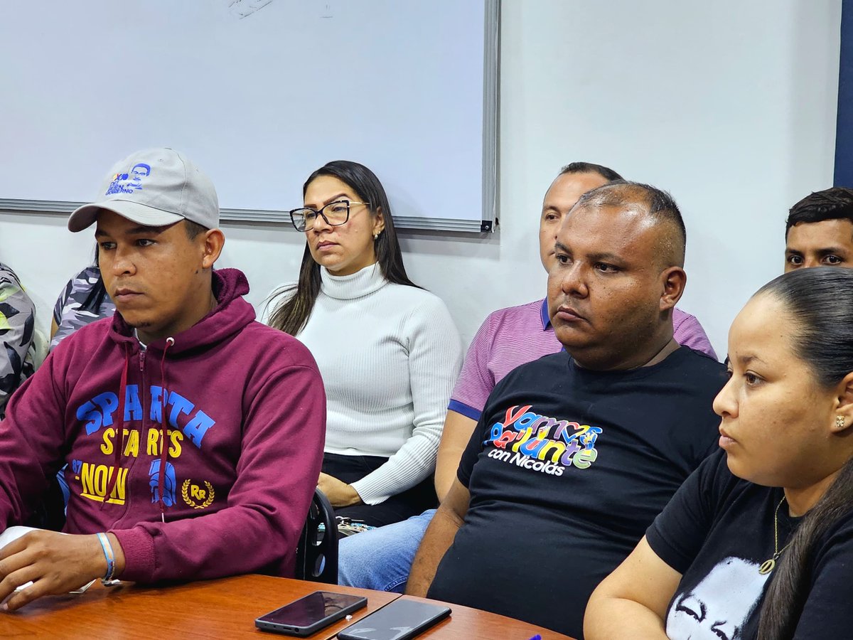 Desde la <a href="/AlcaldiaSantosM/">Alcaldía de Las Tejerías</a> seguimos planificando acciones para el bienestar integral del pueblo de #LasTejerías y así asegurar la consolidación de la Nueva Ciudad de Paz.
#ChaoWhatsApp 
<a href="/NicolasMaduro/">Nicolás Maduro</a> 
<a href="/delcyrodriguezv/">Delcy Rodríguez</a> 
<a href="/Soykarinacarpio/">Karina Carpio</a> 
<a href="/_LaAvanzadora/">Yelitze Santaella</a>