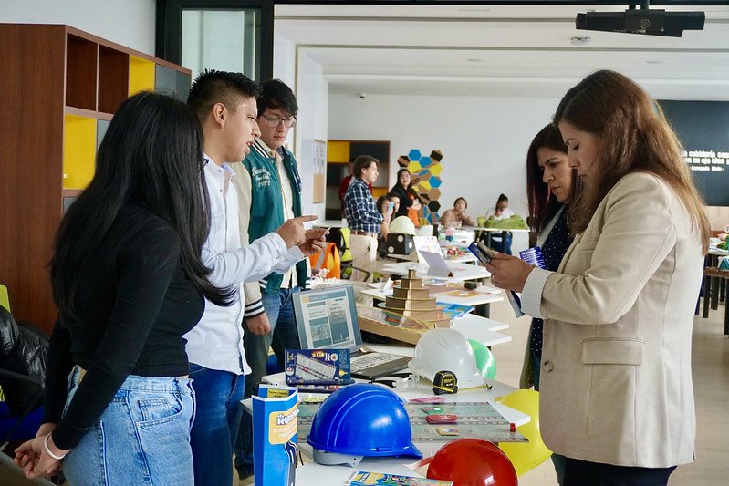 #Proyectodelnnovación denominado Reto STEM: Innovación en el Diseño
Geométrico de Carreteras" bajo la coordinación del docente Yasmany García, realizado con estudiantes de la carrera de Ingeniería Civil en el periodo abril - agosto 2024.

#ProyectoAscendereUTPL