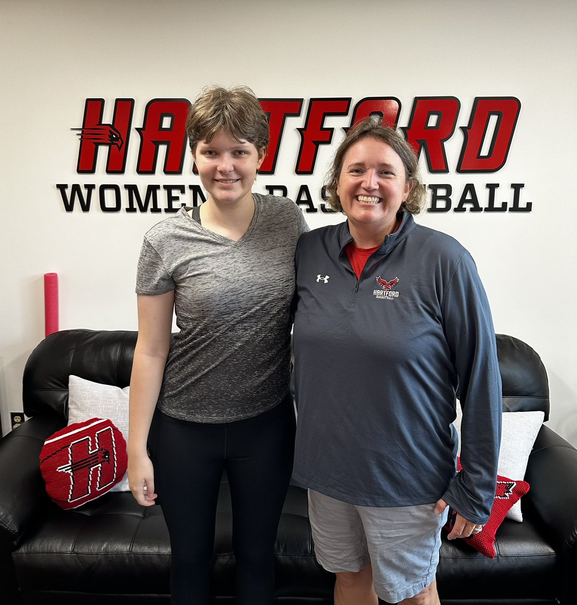 DanaParker2025's tweet photo. Honored to have received an offer to be a future Hartford Hawk! Thank you to @piznolly for the tour of the @HartfordWBB facilities and for answering all our questions!

@phoenixselect @McNeilWBB https://t.co/jR4N2TfZhw