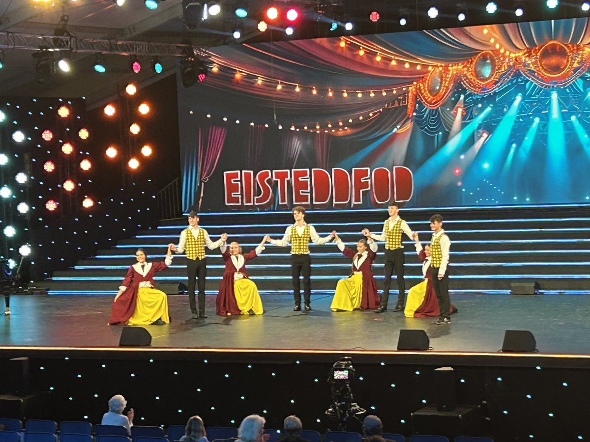 Perfformiad arbennig gan y grŵp Dawnsio Gwerin! 👍🏻😀👏