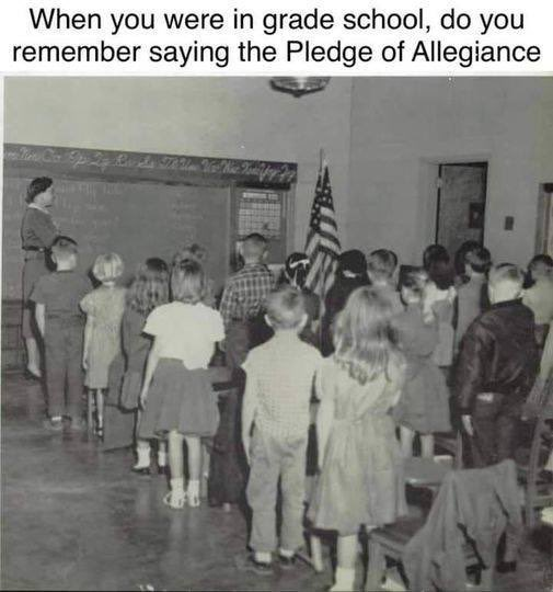 Jamesd0010's tweet photo. Do you remember saying the Pledge of Allegiance? https://t.co/XhotuBNERn