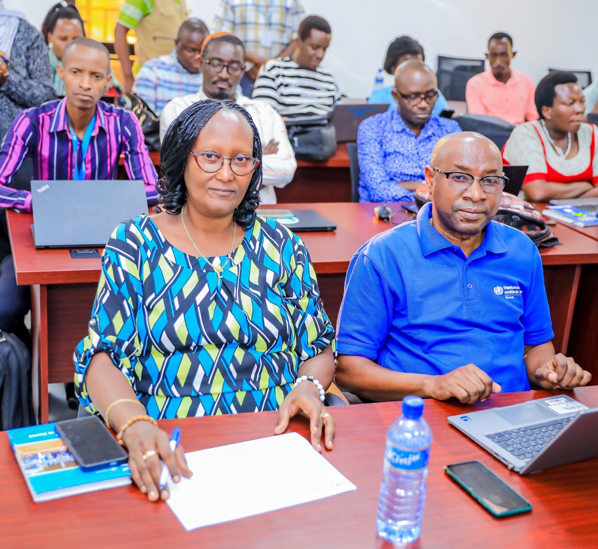 WhoBurundi's tweet photo. Le Représentant de @WhoBurundi, chef de file du #GPFS, s’est réjoui de la qualité du document réalisé dans un esprit « One Health ». @DrCrespin a félicité le Gvt pour la mise en place d’un cadre institutionnel pour la lutte contre les #zoonoses au Burundi. https://t.co/pWATJy2G8c