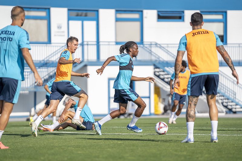 LegaFᴀɴᴛᴀsʏ tweet media