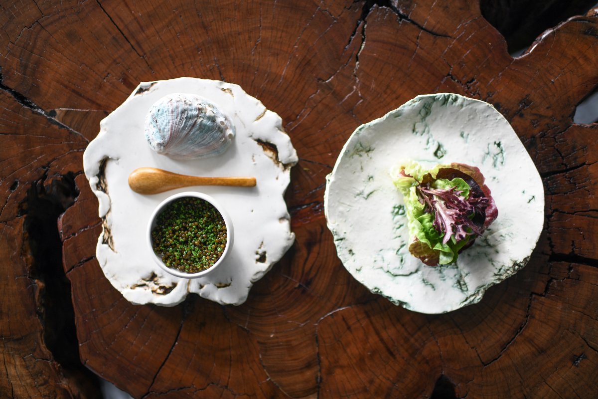 VisitCA's tweet photo. Congrats to all the new @MichelinGuideNA star winners across California last night in @VisitCarmel, @OnlyInSF, @DiscoverLA, and @VisitLaguna. California is now home to 85 starred restaurants! ⭐

Read more: https://t.co/czLIMeTxGq

📍 Aubergine, @VisitCarmel

📷 Bonjwing Lee https://t.co/9jw9JqdYpx