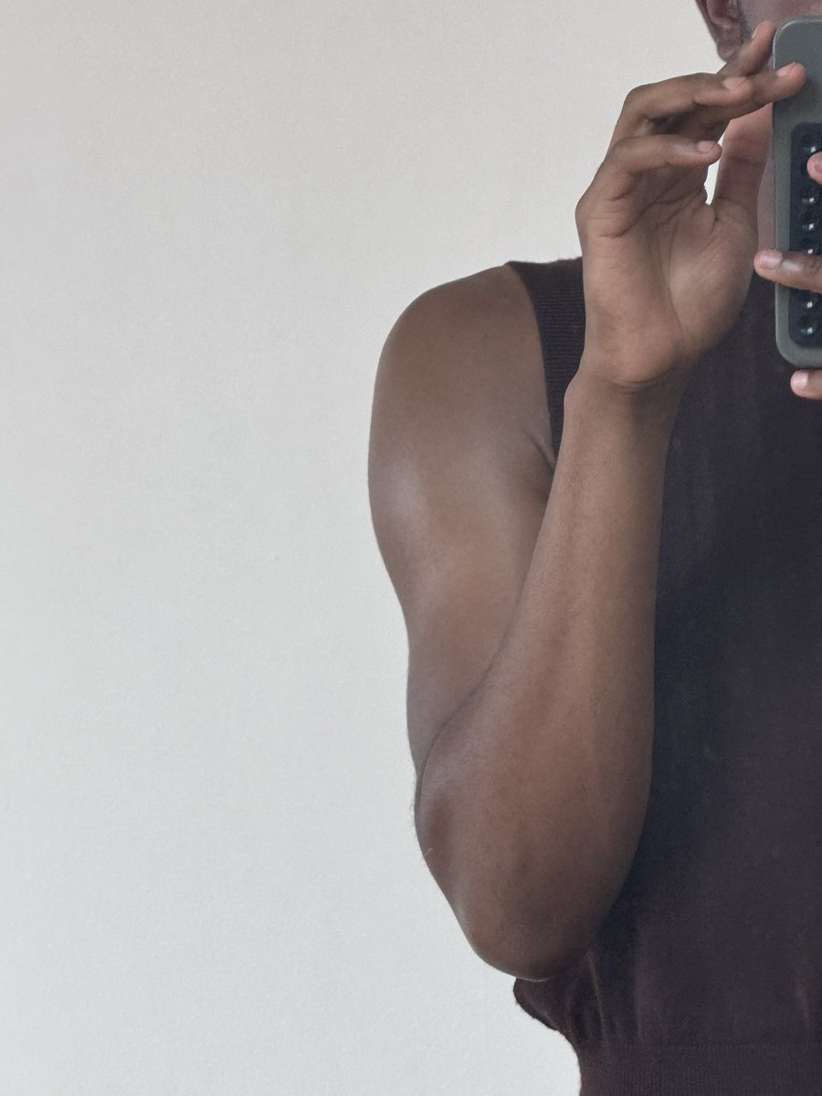 jacobj_jones's tweet image. They say the best way to get to know me is by listening to my music 😘❤️

heir.komi.io