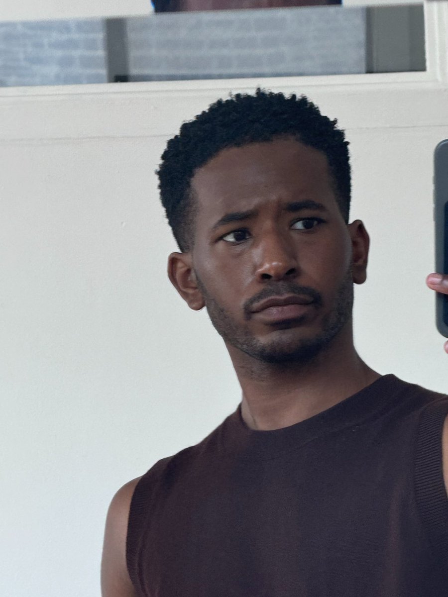 jacobj_jones's tweet image. They say the best way to get to know me is by listening to my music 😘❤️

heir.komi.io