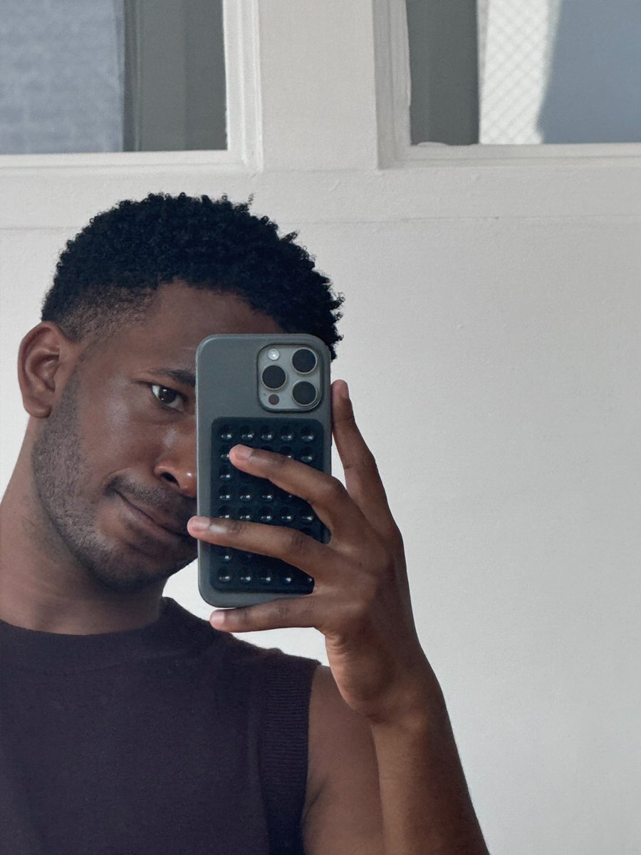 jacobj_jones's tweet image. They say the best way to get to know me is by listening to my music 😘❤️

heir.komi.io