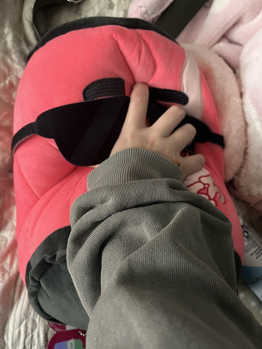 Cat / Cass ! ⊬✮丰¹¹⁸🐝🍉 tweet media