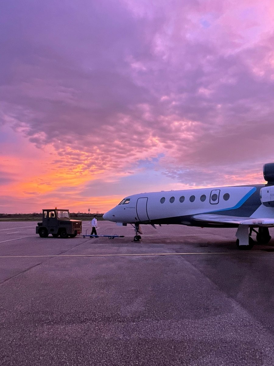 HarmonyJets's tweet image. Pulling the aircraft  back to the hangar until a new flight 🛩
.
.
.
.
.
#hmj #harmonyjets #vipflight #aviation #private #privetjet #vip #aircraft #airplane #photography #harmonyflight #travel #aerospace #businessaviation #falcon #skypalette #sunsetspectacle