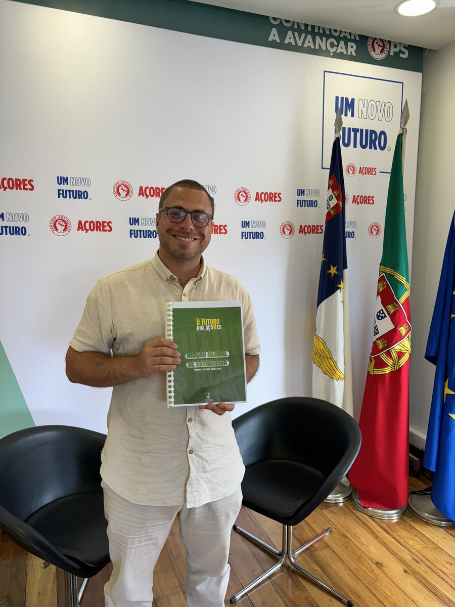 RussSousa's tweet photo. Sou recandidato à liderança da JS Açores! 👥

A proximidade com as pessoas e, em especial, com os jovens de todas as ilhas, é a base do meu compromisso. Acredito que juntos podemos moldar *O Futuro dos Açores*. https://t.co/xYjiPtrn8B