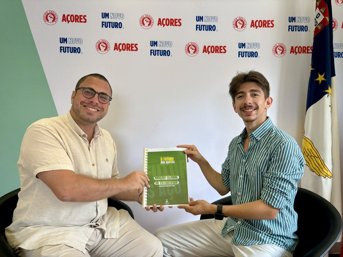 RussSousa's tweet photo. Sou recandidato à liderança da JS Açores! 👥

A proximidade com as pessoas e, em especial, com os jovens de todas as ilhas, é a base do meu compromisso. Acredito que juntos podemos moldar *O Futuro dos Açores*. https://t.co/xYjiPtrn8B