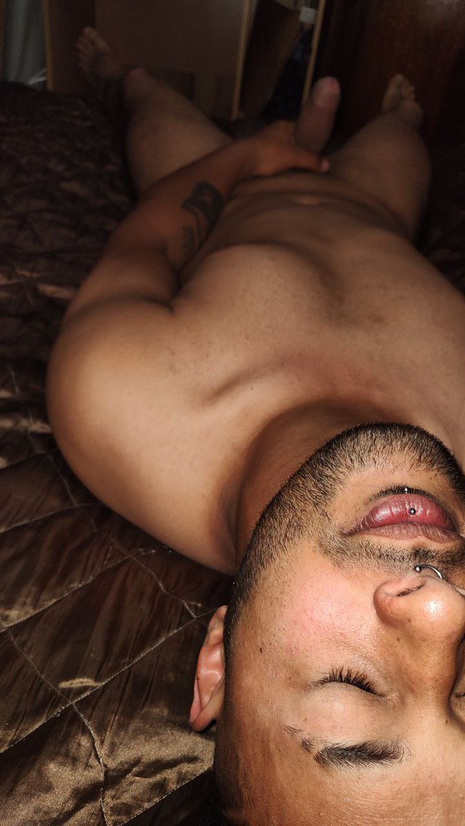 AlexusRom's tweet photo. Alguien quiere lechita 💦💦 https://t.co/4av0SE35wJ