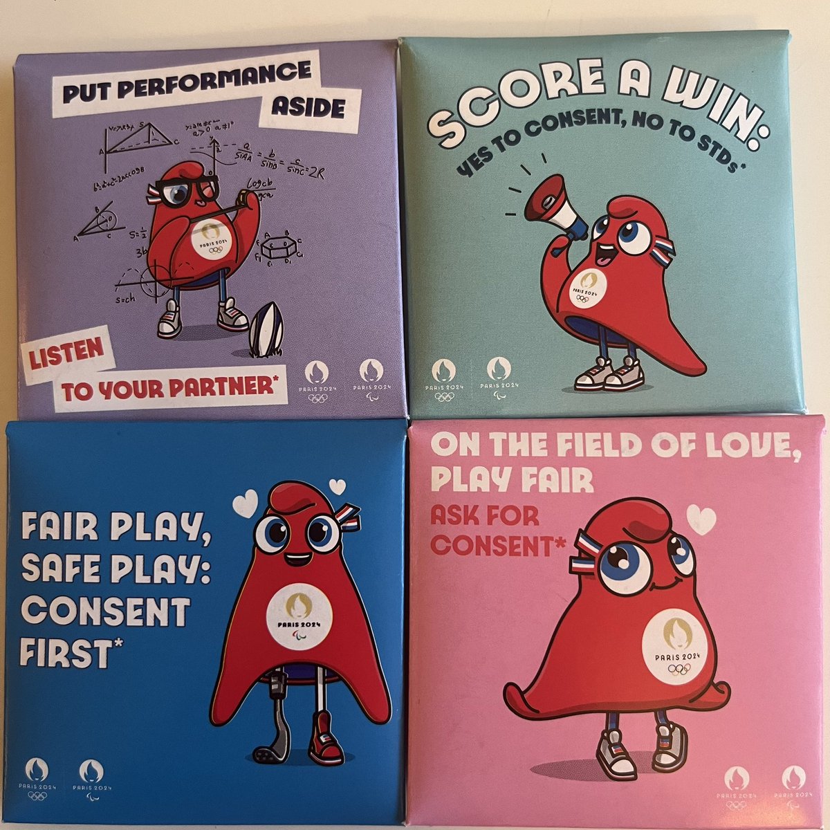 La photo du jour :
Une quasi exclusivité car quasiment jamais publiés sur les réseaux voici 
4 des 6 préservatifs distribués aux athlètes !