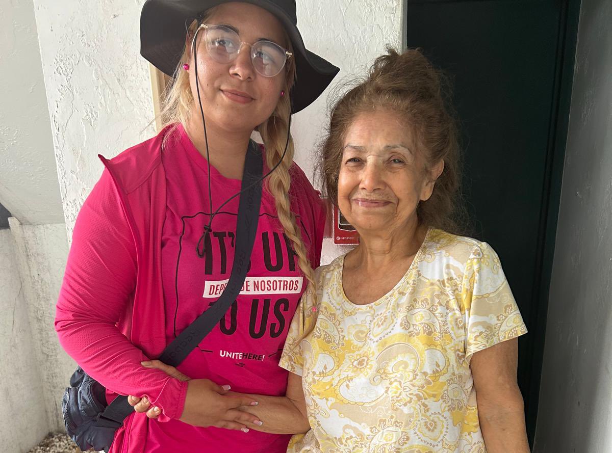 UNITEHERE_SoFla's tweet image. 1️⃣4️⃣days until Miami’s Primary Election
🚪🤛We’ve knocked on over 30,000 doors and counting! Airline catering workers stand with @MayorDaniella, @KeonHardemon, and @RaquelRegalado in fighting for a higher standard for workers in Miami-Dade.