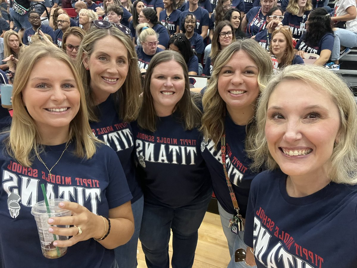 mmrogersedu's tweet image. We’re back and so excited for the 2024-2025 school year!! #proudassistantprincipal #LeadGrowServe @GeorgetownISD @TippitTitans