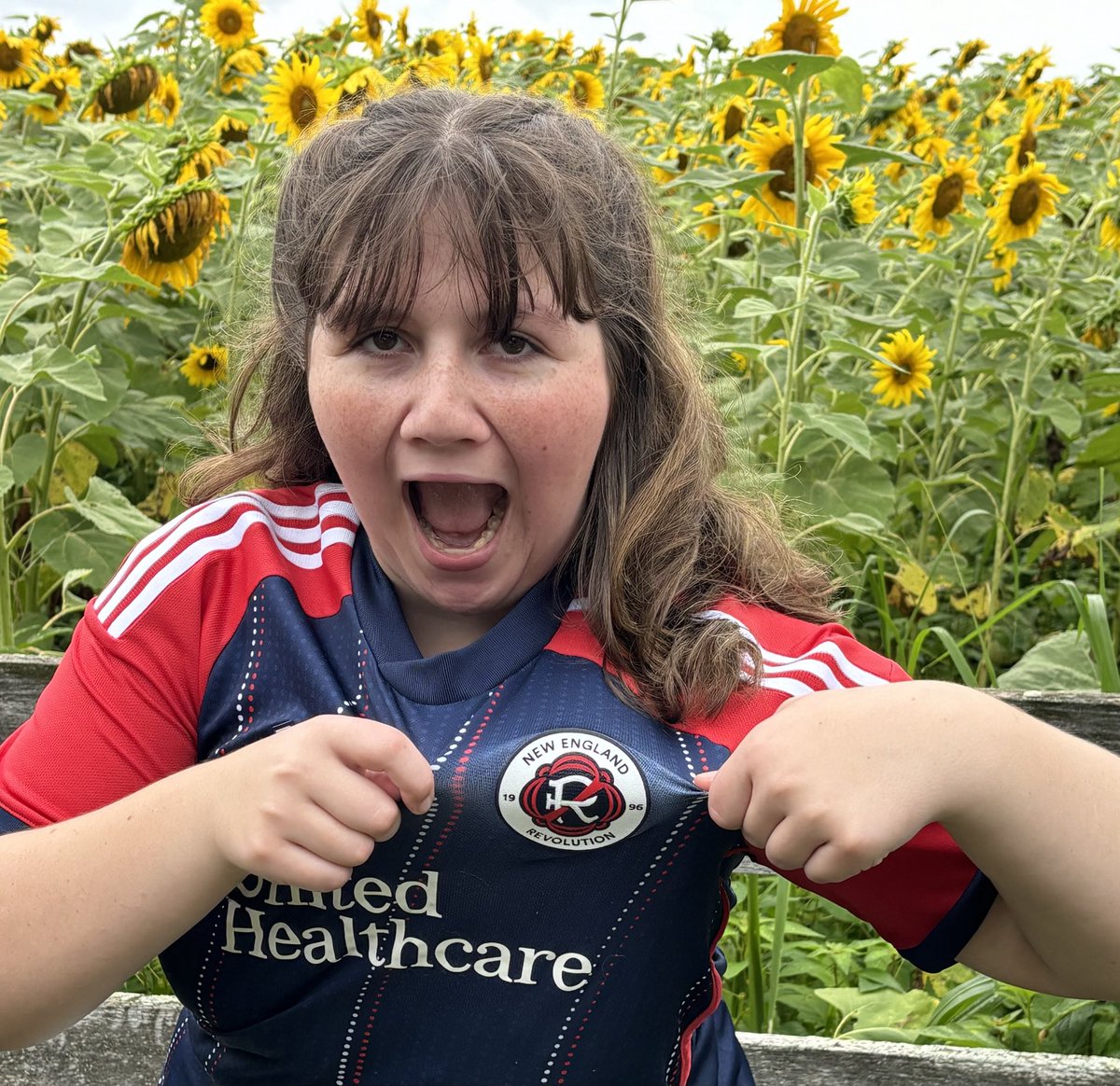 CTBooBoo's tweet image. My daughter Reppin the ⁦@NERevolution⁩ after senior pics #nerevs #rebelfamily #netid