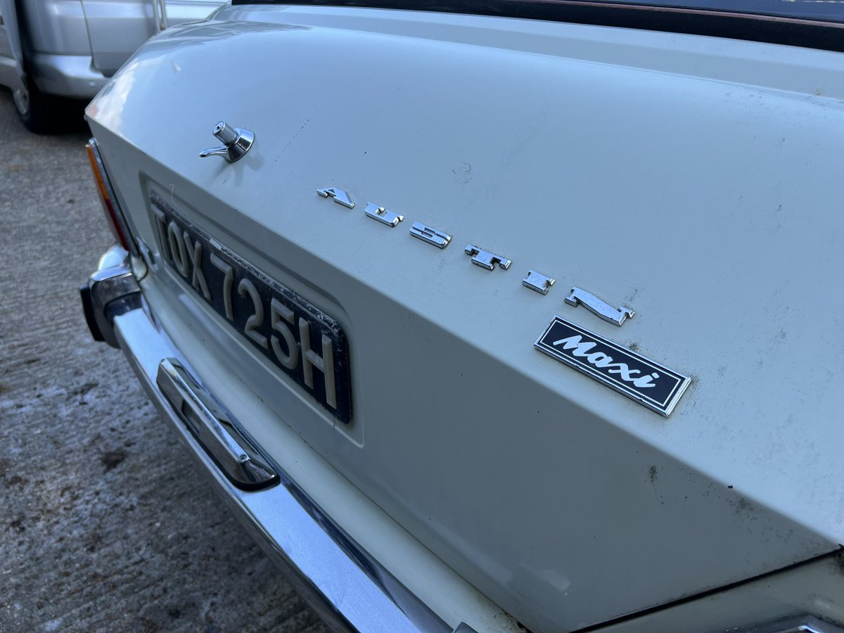 martinfromkent's tweet photo. My new project, the Mars Bar Austin Maxi, the last remaining car from the launch competition in association with Mars to win 25 Austin Maxis. Been sitting a while, but not suffered too badly and should be up and running soon. #austinmaxi #marsbar #cablechanger https://t.co/0DZz7xQVy5