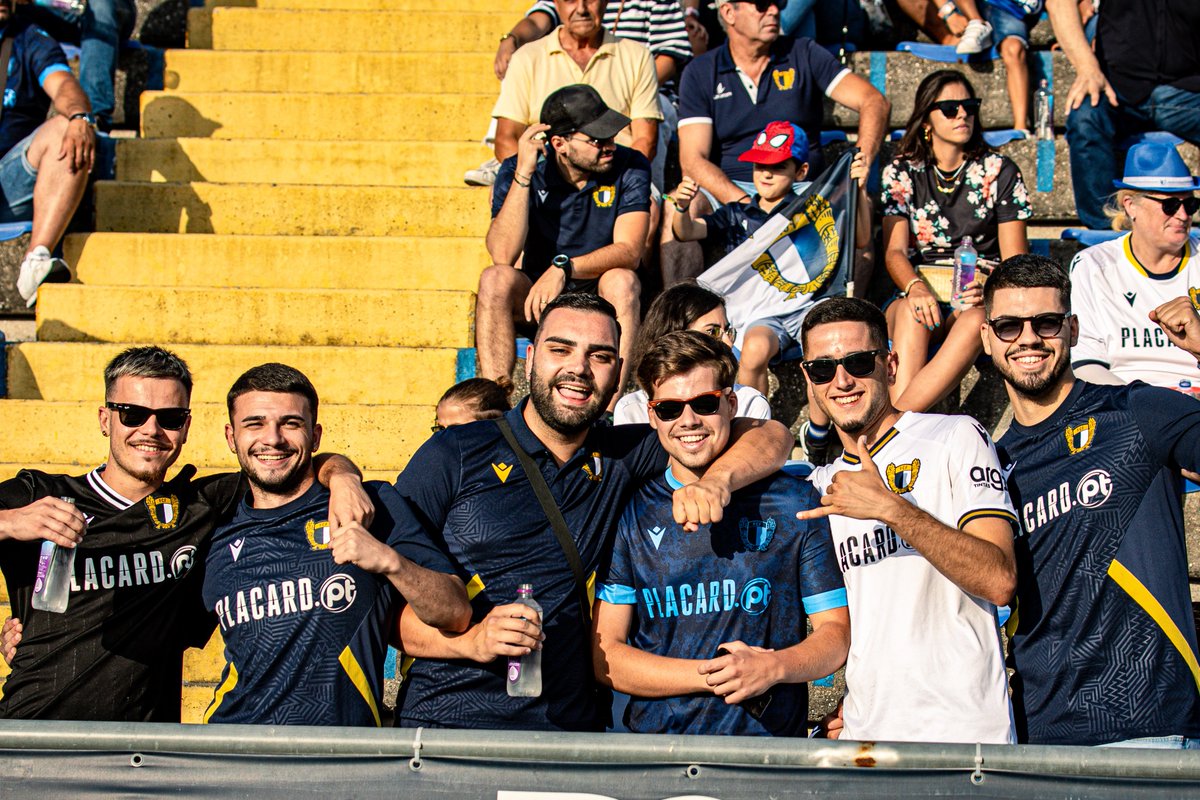 FCF1931_Oficial's tweet photo. Amizade fortalecida por uma paixão: o nosso 𝗩𝗜𝗟𝗔 𝗡𝗢𝗩𝗔 💙
Domingo vamos reforçar este sentimento 👊 

⚪🔵 #TalentoeMentalidade #amordeperdicao #FCFSLB https://t.co/saji0ag0jC