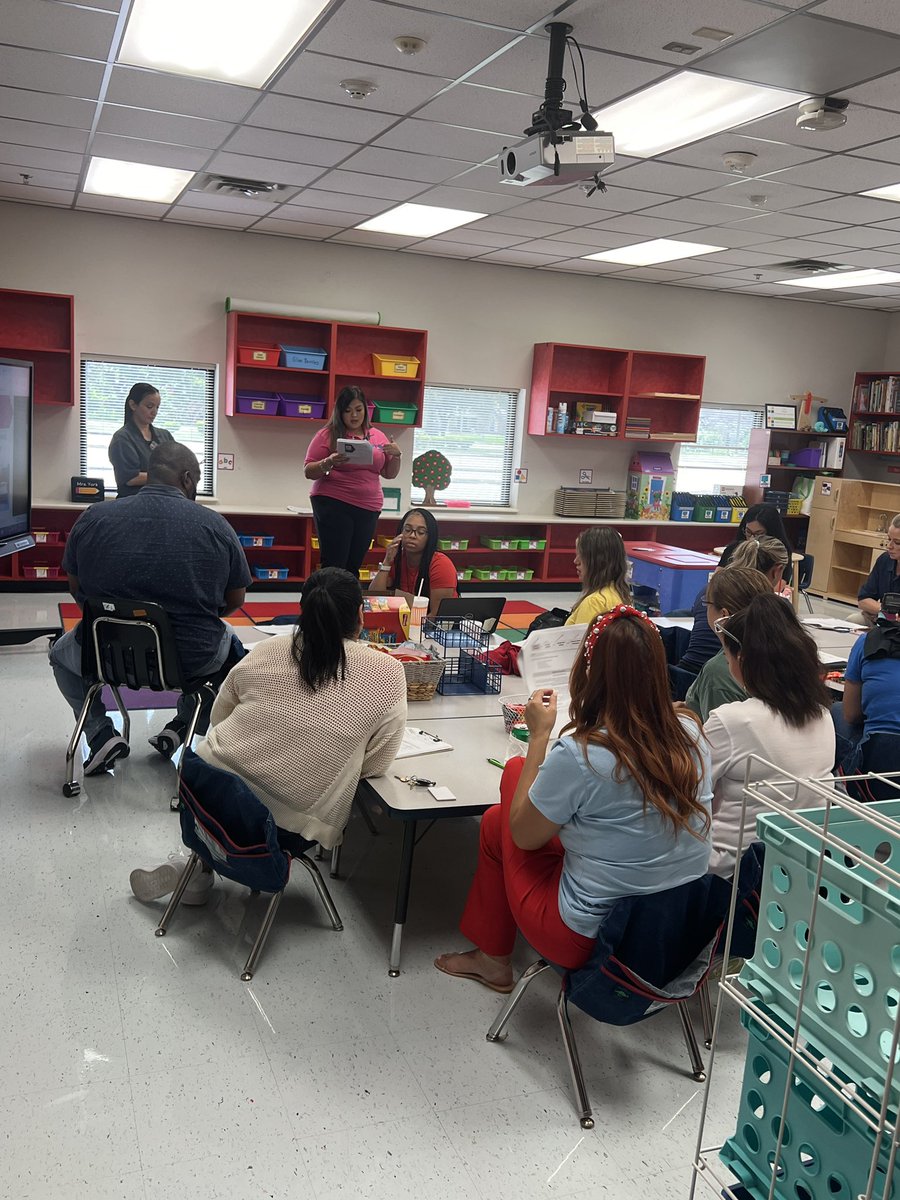 Our smallest students are capable of routines and procedures! Teach Like a Champion <a href="/GarciaLeza_AISD/">Garcia-Leza Primary</a> @MarcieStrahan #aldineimpact