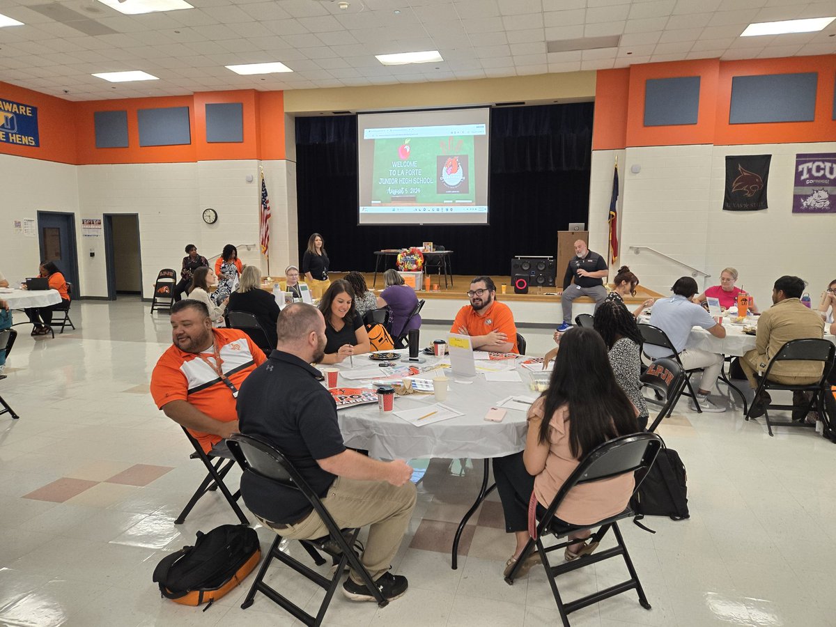 Rutherford_LPJ's tweet image. Loved the collaboration and team building going on with our LPJ Changemakers!! @Lpjhbullpups