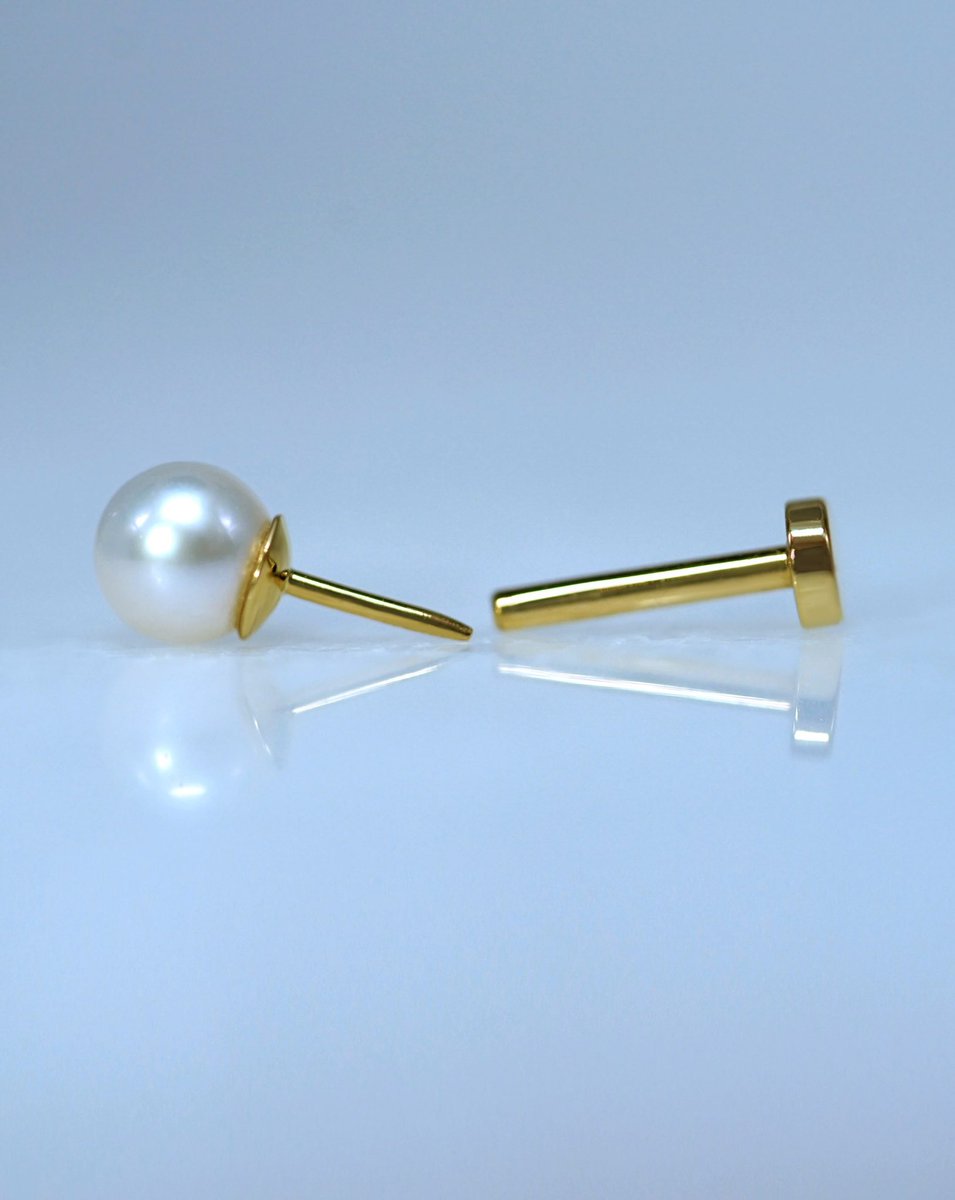 LenaJewellery's tweet photo. Elevate your curated ear game with Lena Cohen Jewellery 18k gold pearl push fit ear piercing studs! ✨
The perfect blend of elegance and uniqueness, these studs are a must-have for any jewellery lover.🤍
https://t.co/8fe78EGqNY
#CuratedEar #EarStuds #18kGold #JewelryGoals https://t.co/Q2oJBwVNXE