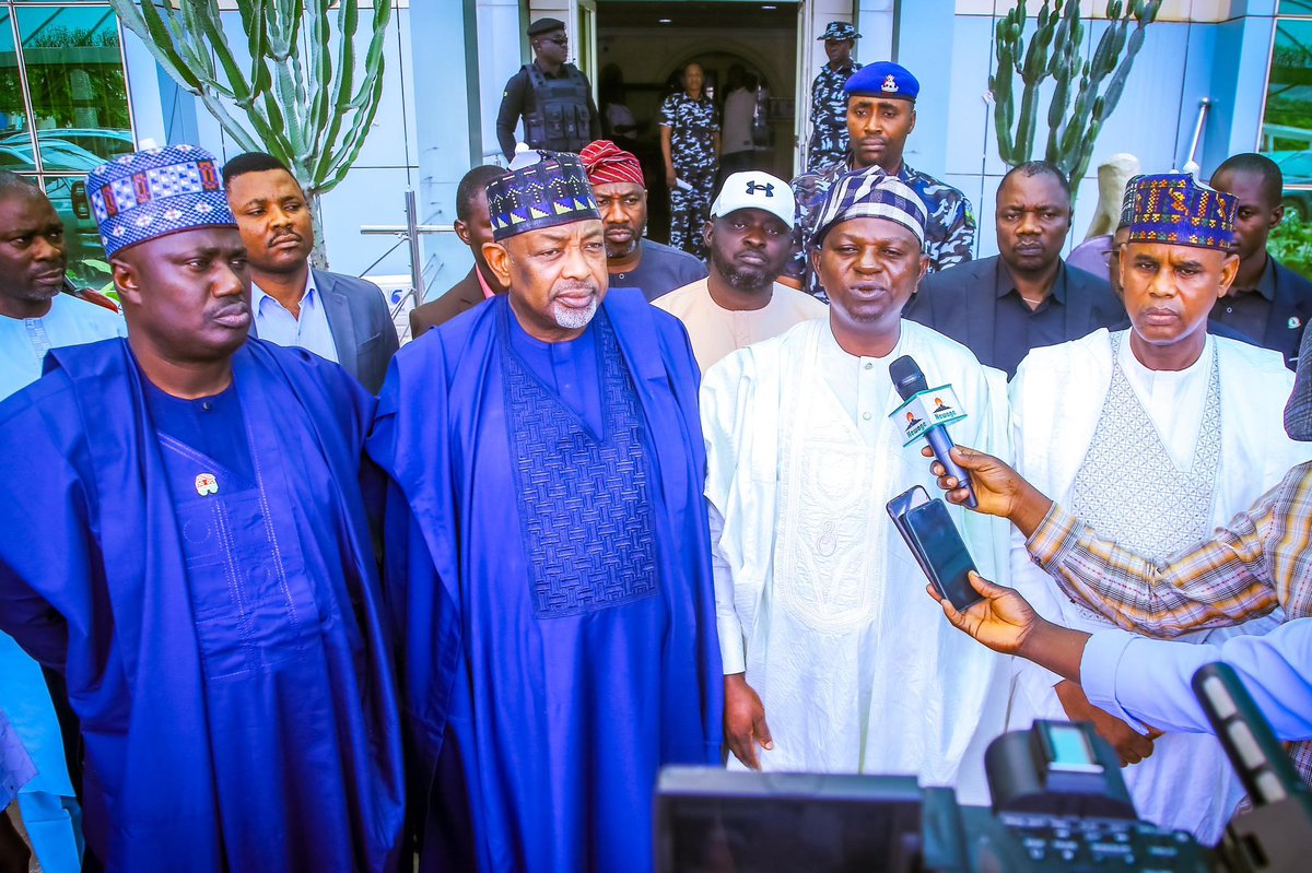 PARTNERSHIP BETWEEN THE FEDERAL MINISTRY OF AGRICULTURE AND FOOD SECURITY AND THE FEDERAL MINISTRY OF WATER RESOURCES 

I would like to appreciate my esteemed colleagues from the Federal Ministry of Water Resources, the Honourable Minister and the Minister of State, for joining