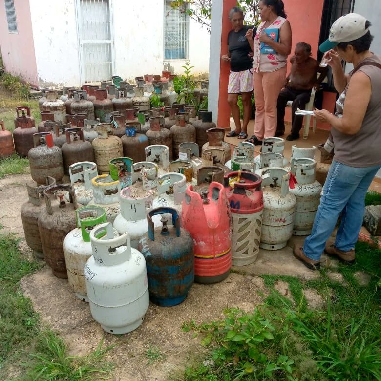 pl_elnegroinfa's tweet photo. #Gestión II En Valle de la Pascua , cientos de hogares a diario son atendidos por la fuerza gasífera de DigasGua,  beneficio que llega a las familias como parte de la gestión del presidente Nicolás Maduro, con apoyo del gobernador José Vasquez.
@NicolasMaduro
#ChaoWhatsApp https://t.co/6b8mOHd5wY