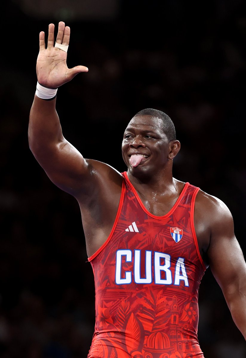 ¡𝐌𝐈𝐉𝐀𝐈́𝐍 𝐋𝐎́𝐏𝐄𝐙 𝐂𝐀𝐌𝐏𝐄𝐎́𝐍 𝐎𝐋𝐈́𝐌𝐏𝐈𝐂𝐎! 🇨🇺🥇

El legendario luchador cubano venció a Yasmani Acosta y logró el gran récord: es el primer deportista masculino en lograr 5⃣ medallas de #oro consecutivas en la misma disciplina. 🤼‍♂️

#JuegosOlímpicos #Paris2024