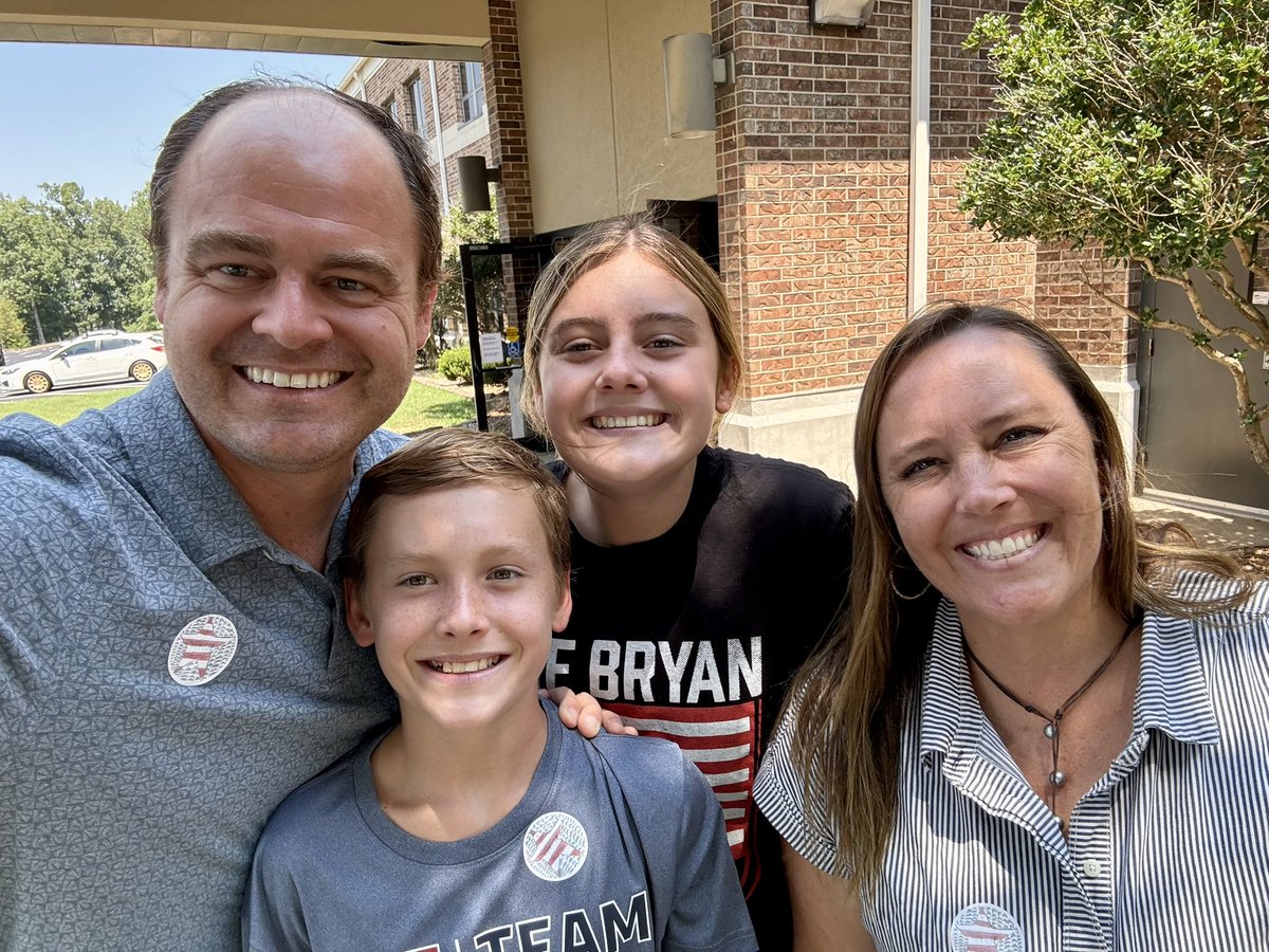 🗳️ Vote today! 🇺🇸